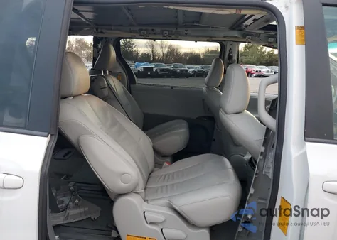 2013 Toyota Sienna Xle V6 8 Passenger from USA, damaged, VIN 5TDYK3DC2DS290022